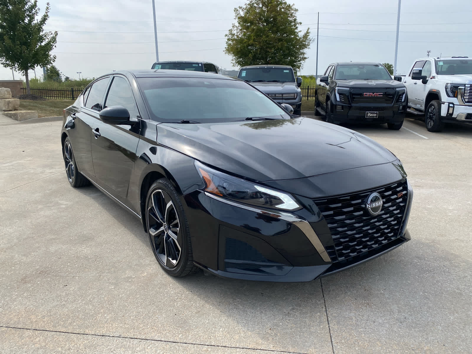 2023 Nissan Altima 2.5 SR photo 3