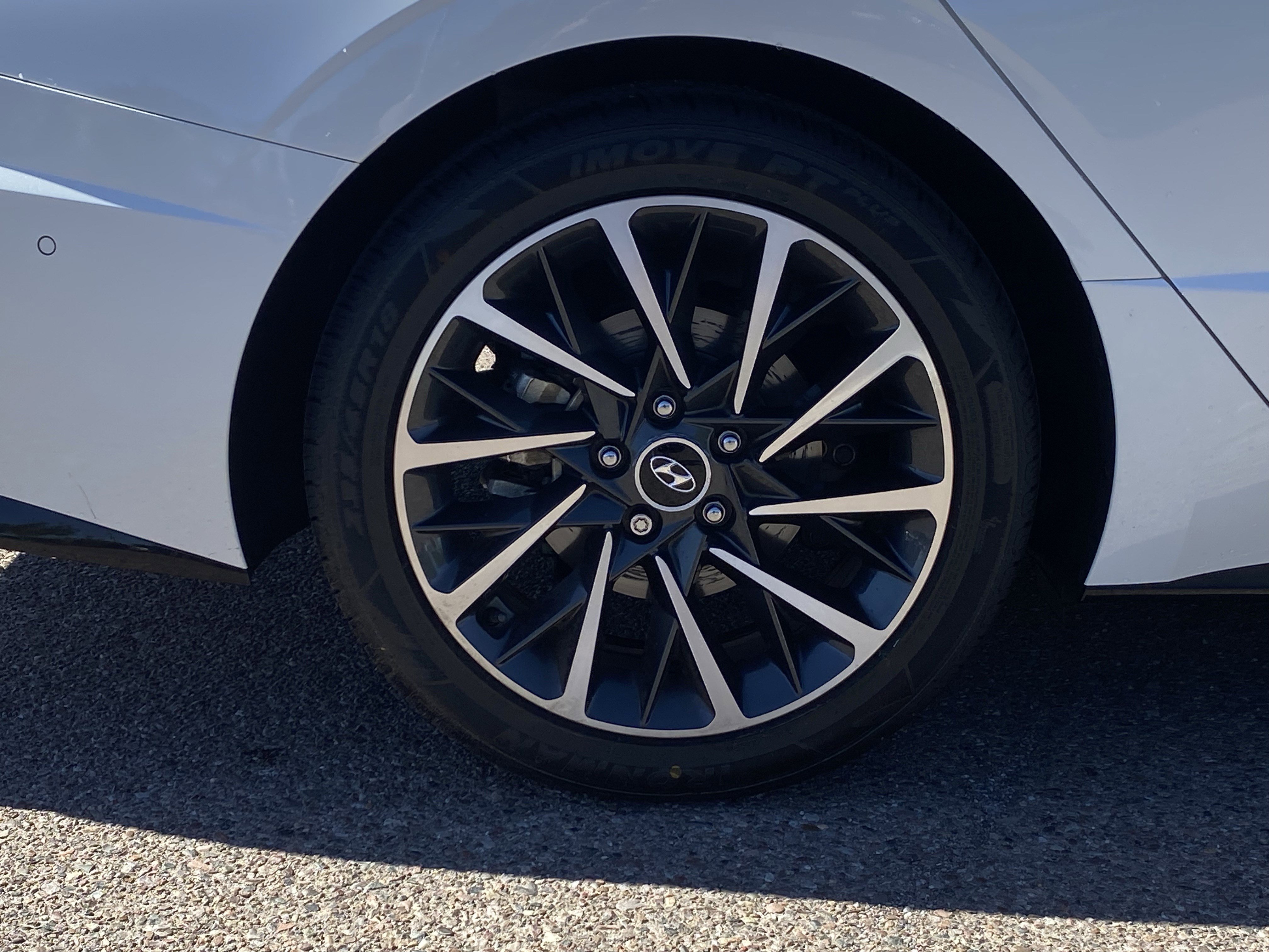 2022 Hyundai Sonata Limited photo 2