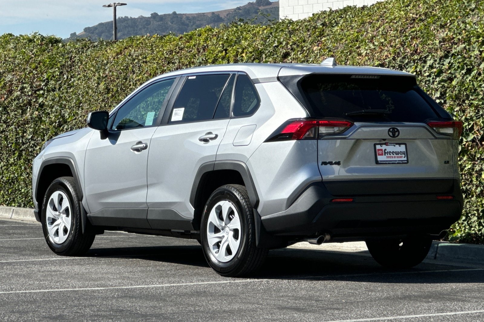 2025 Toyota RAV4 LE photo 6