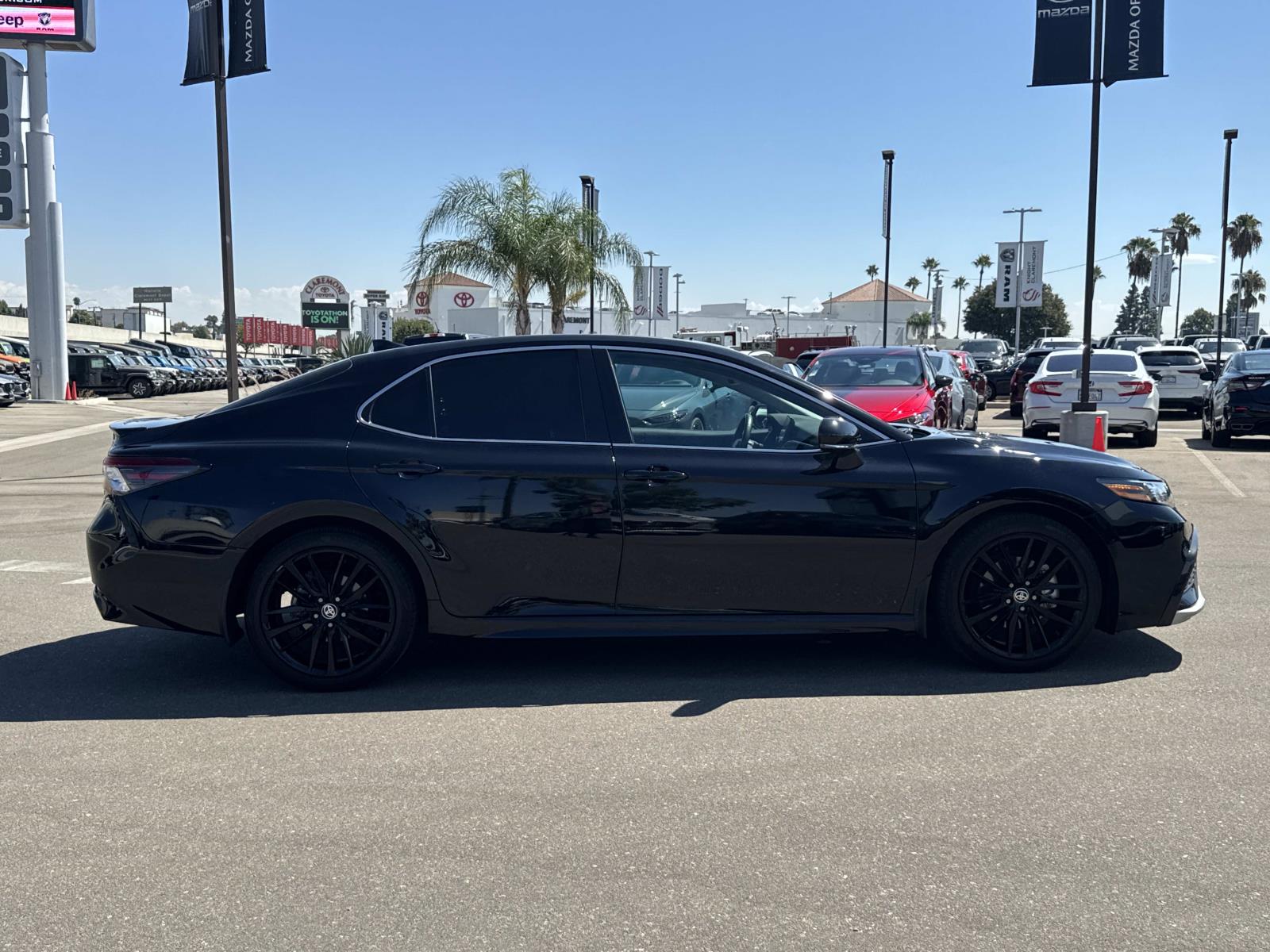 2024 Toyota Camry Hybrid XSE photo 3