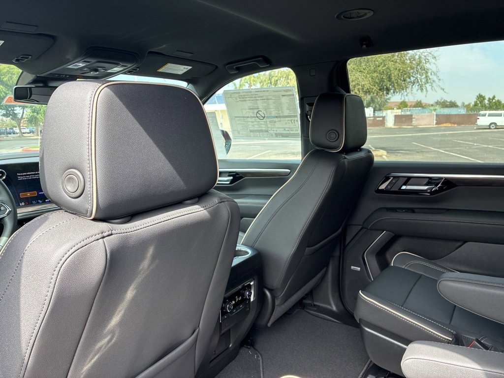 2025 Chevrolet Tahoe Premier photo 18