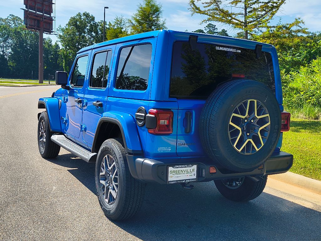 2025 Jeep Wrangler Sahara photo 5