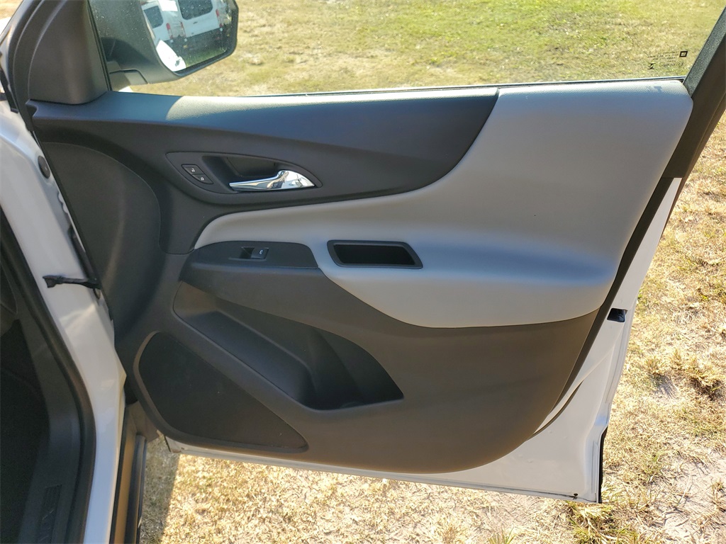 2023 Chevrolet Equinox LS photo 33