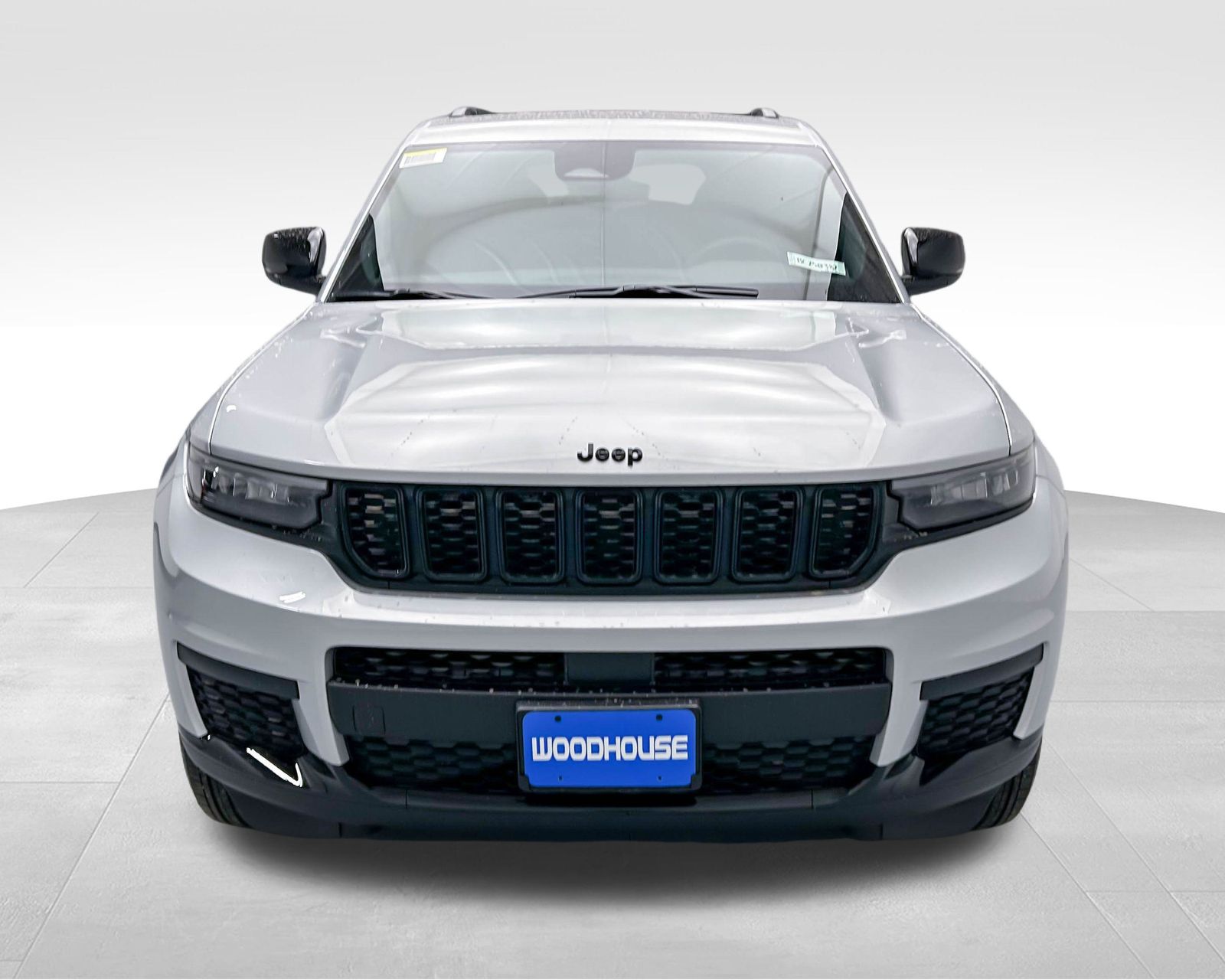 2025 Jeep Grand Cherokee Altitude photo 2