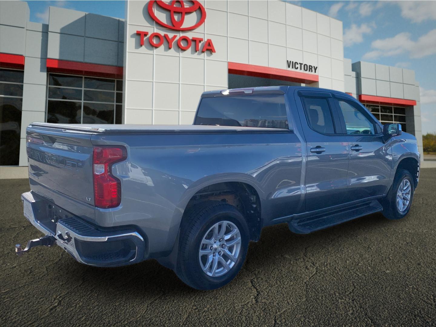 2019 Chevrolet Silverado 1500 LT photo 3