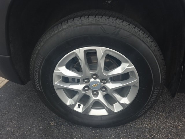 2023 Chevrolet Traverse LS photo 4