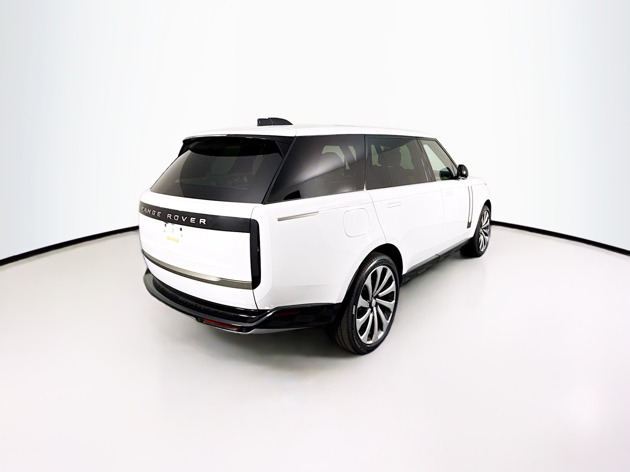 2025 Land Rover Range Rover SE photo 5
