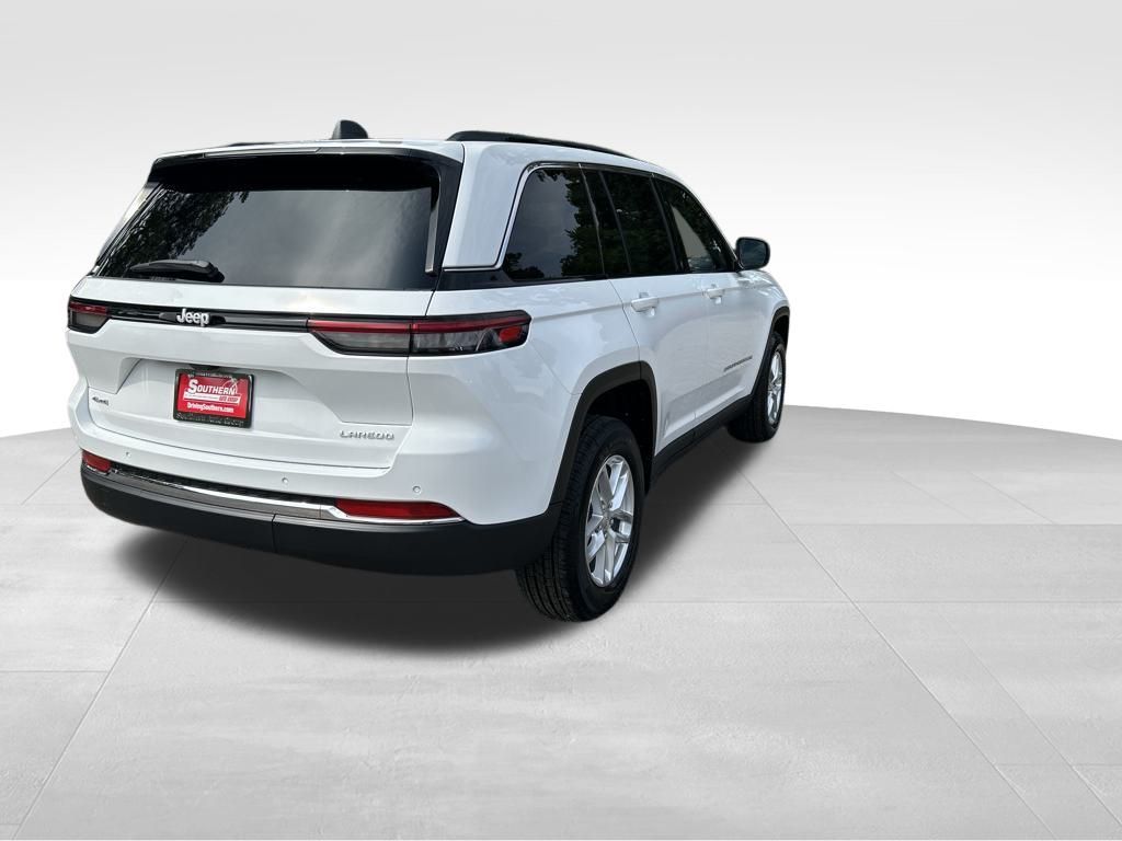 2025 Jeep Grand Cherokee Laredo X photo 4