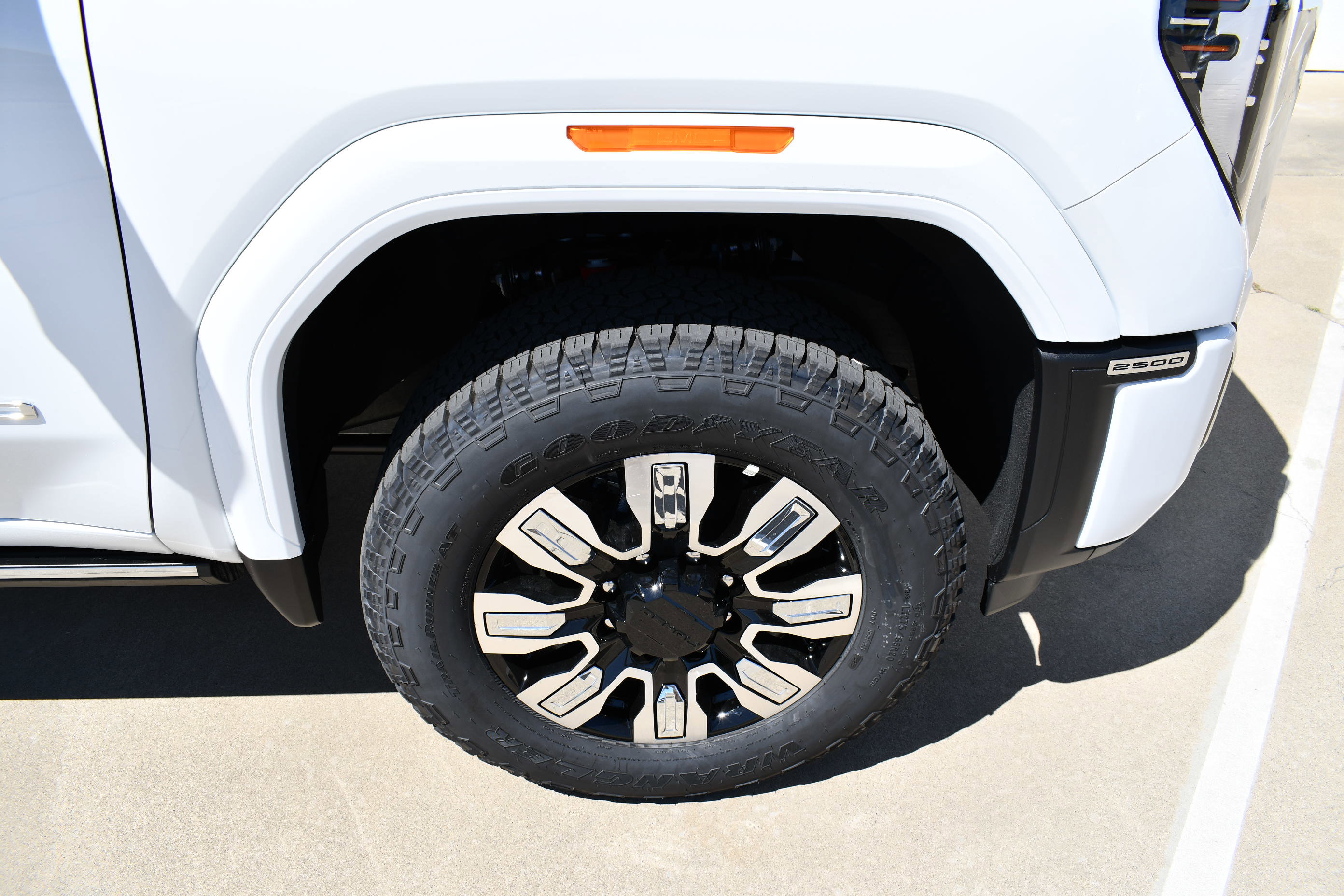 2025 Gmc Sierra 2500 HD Denali photo 17
