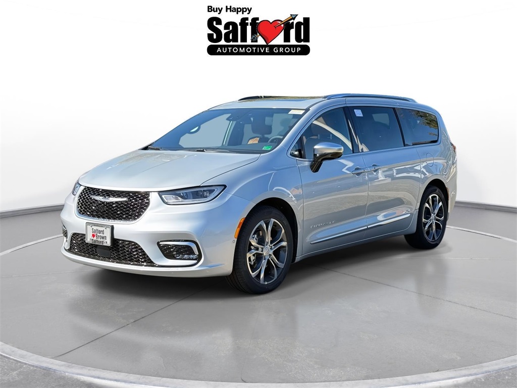 2026 Chrysler Pacifica Pinnacle's photo