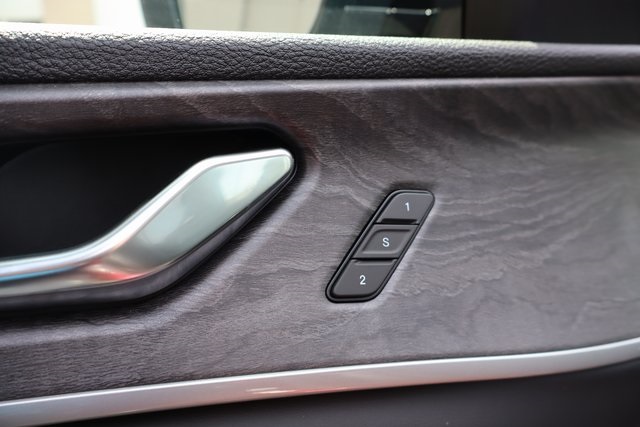 2025 Jeep Cherokee 4xe photo 4