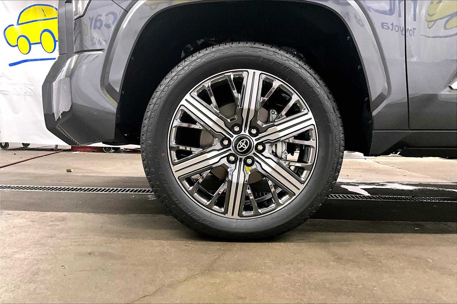 2025 Toyota Tundra CapStone CrewMax photo 7