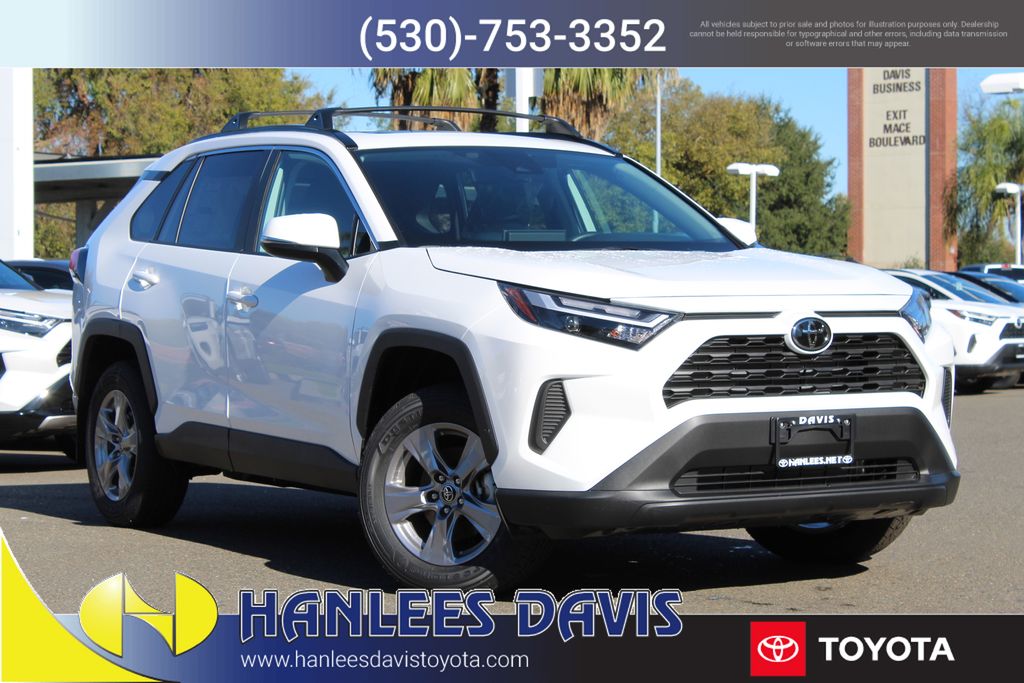 2025 Toyota RAV4 XLE's photo