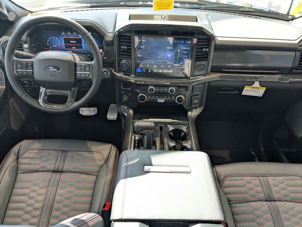 2025 Ford F-150 Lariat photo 4