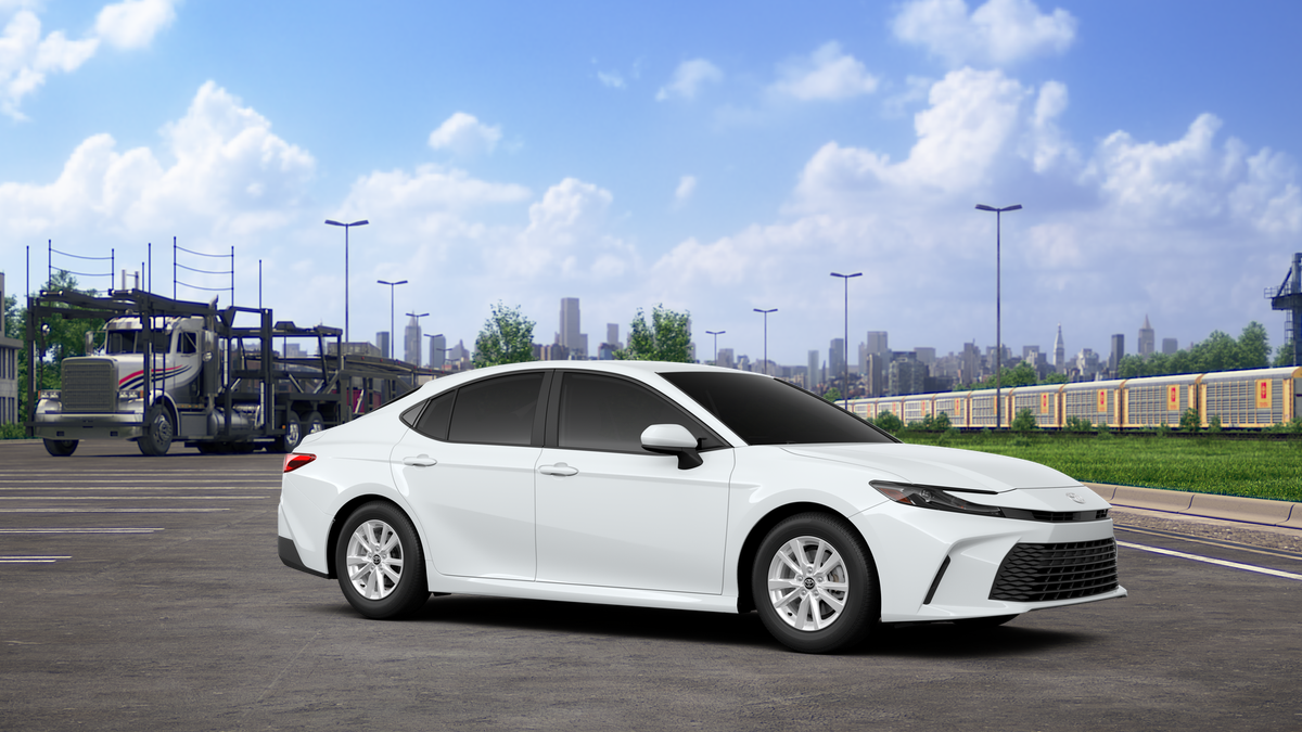 2025 Toyota Camry LE photo 13