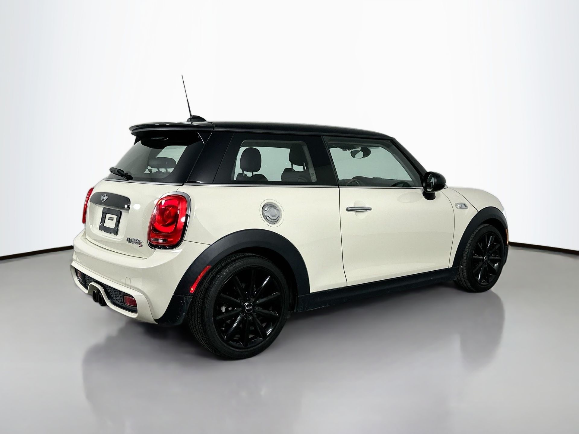 2015 Mini Cooper Hardtop S photo 3