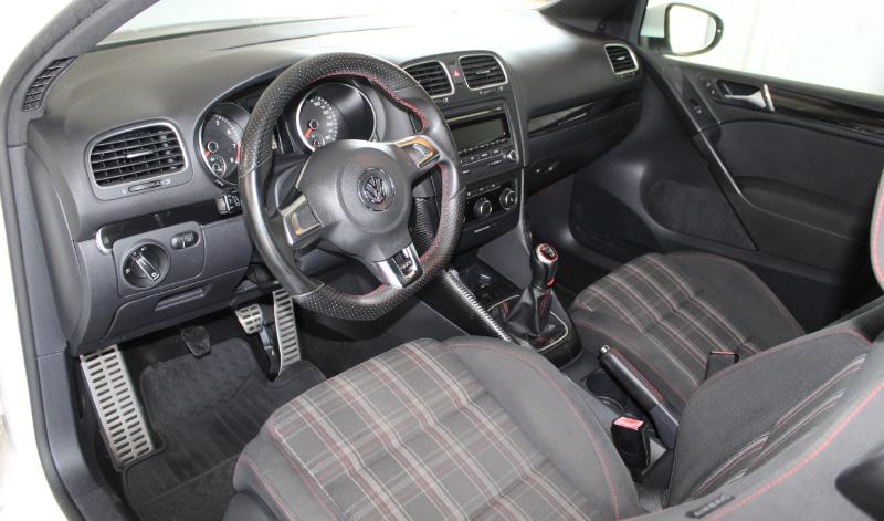 2013 Volkswagen Golf GTI photo 13