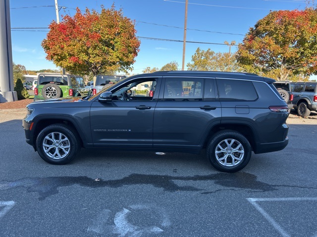 2022 Jeep Grand Cherokee Limited photo 2