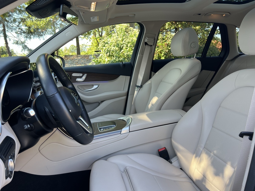2022 Mercedes Benz GLC 300 4MATIC photo 8