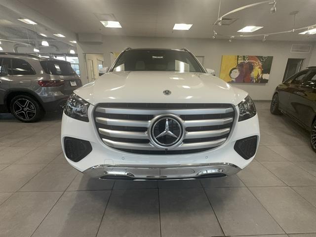 2025 Mercedes-Benz GLS Base's photo