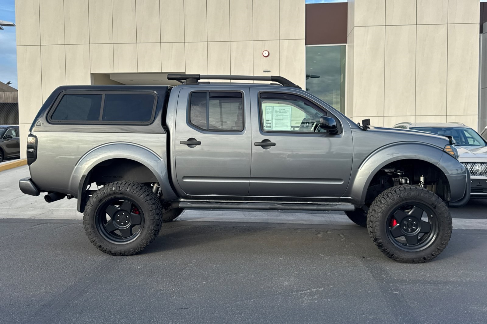 2018 Nissan Frontier SV photo 2