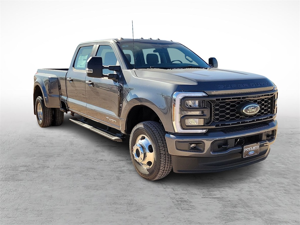 2026 Ford F-350 Super Duty XL's photo