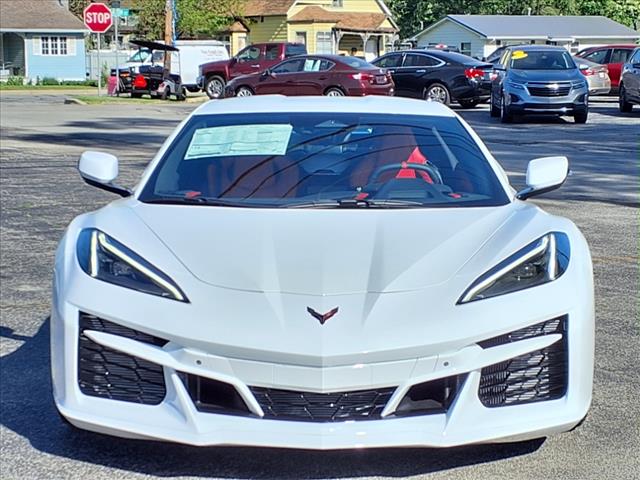 2025 Chevrolet Corvette E-Ray 2LZ photo 2