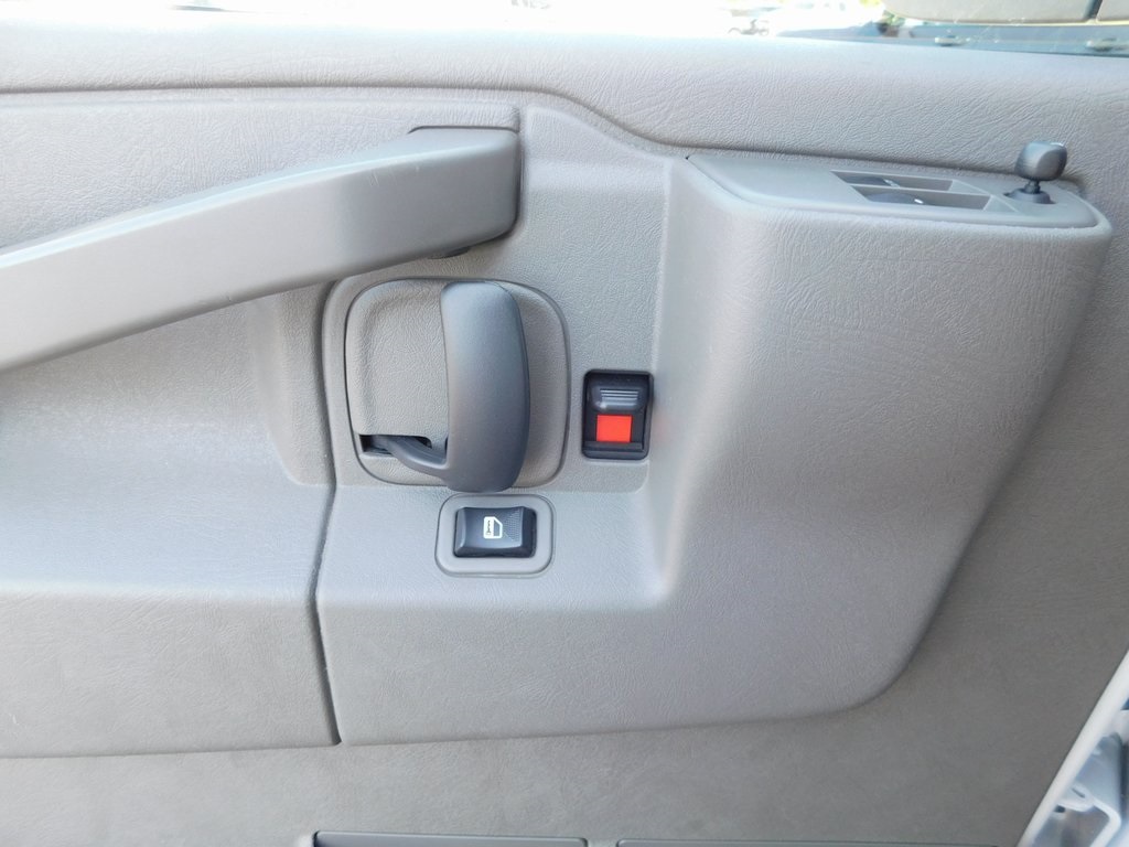2022 Chevrolet Express 3500 LS photo 18