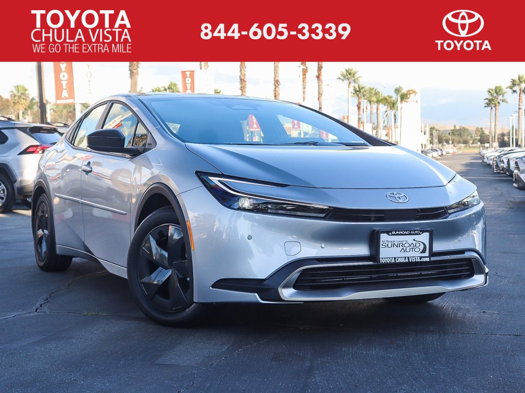 2026 Toyota Prius SE's photo