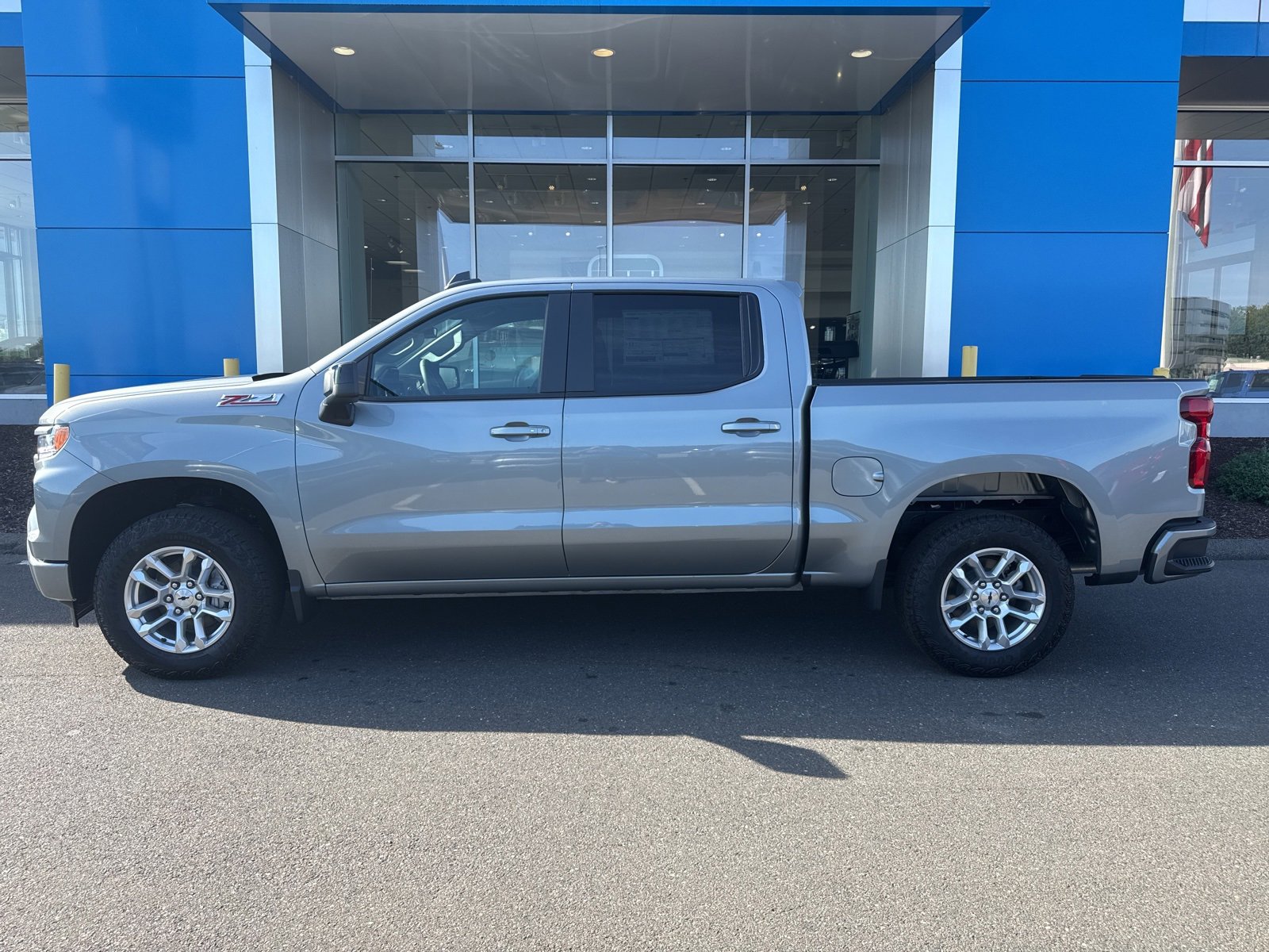 2025 Chevrolet Silverado 1500 RST photo 7