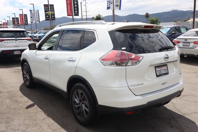 2016 Nissan Rogue SL photo 4