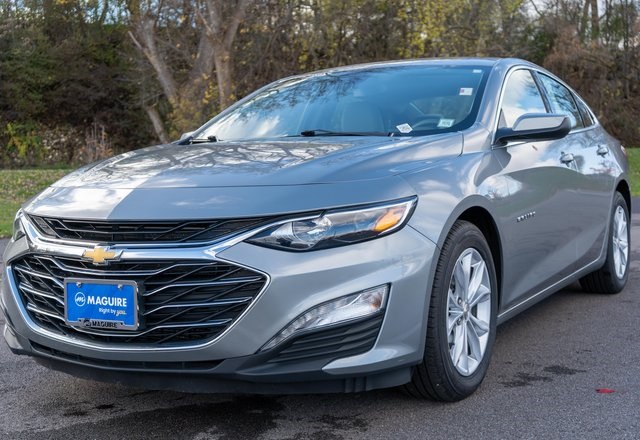 2023 Chevrolet Malibu 1LT photo 2