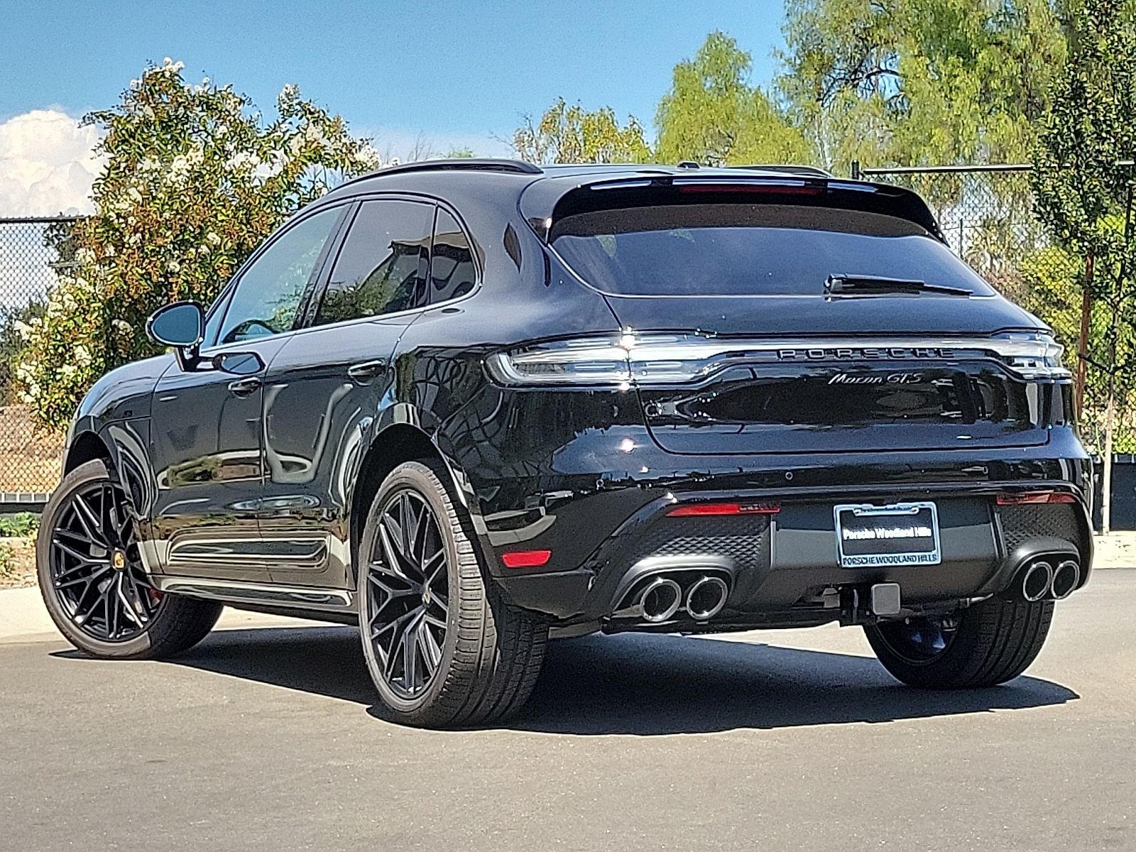 2026 Porsche Macan GTS photo 2
