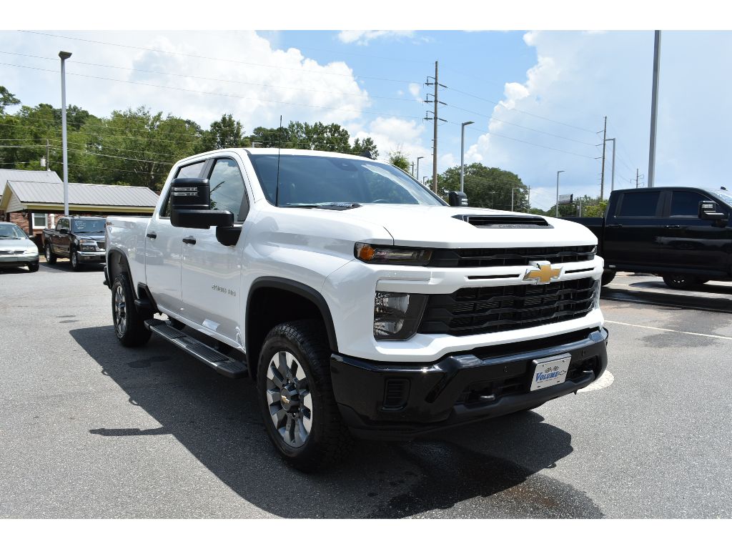 2025 Chevrolet Silverado 2500HD Custom photo 7