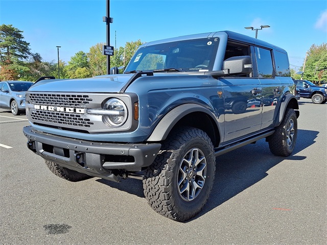 2025 Ford Bronco Badlands photo 2