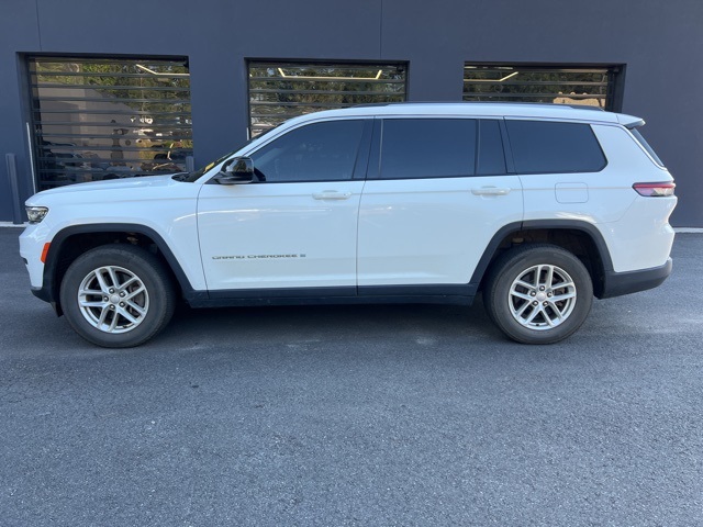 2023 Jeep Grand Cherokee Laredo photo 2