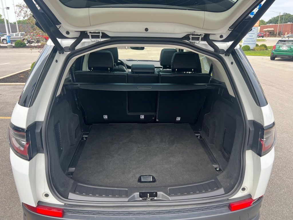 2020 Land Rover Discovery Sport S photo 22