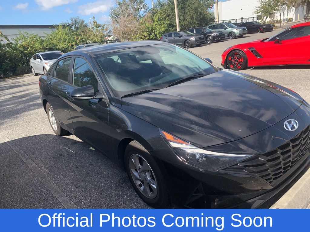 2023 Hyundai Elantra SE