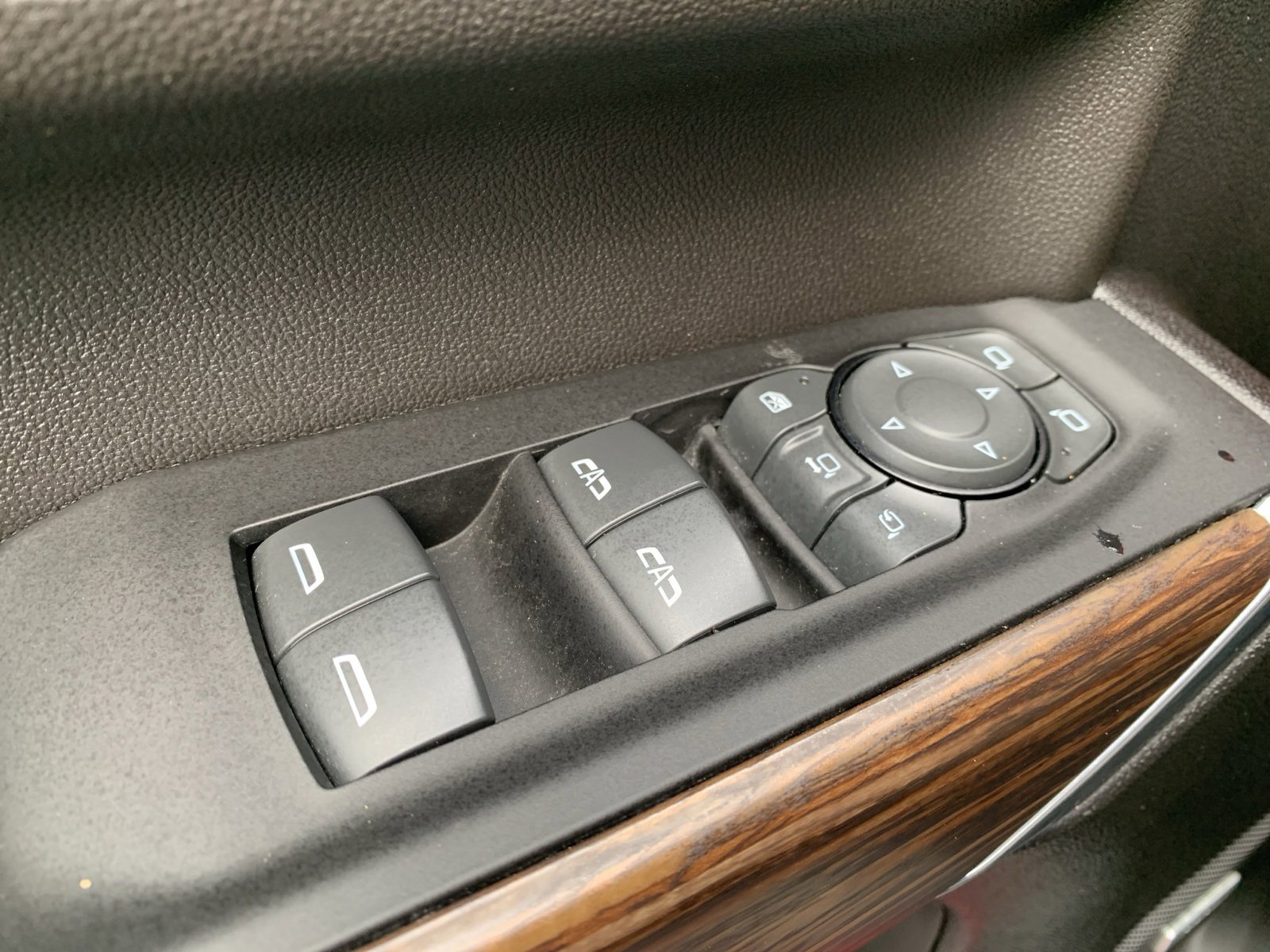 2023 Chevrolet Silverado 2500HD High Country photo 35