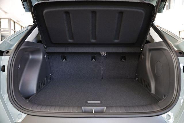 2026 Hyundai Kona Limited photo 3
