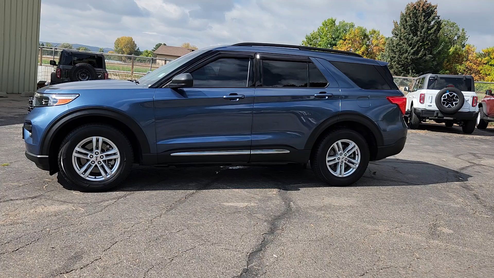 2020 Ford Explorer XLT photo 3