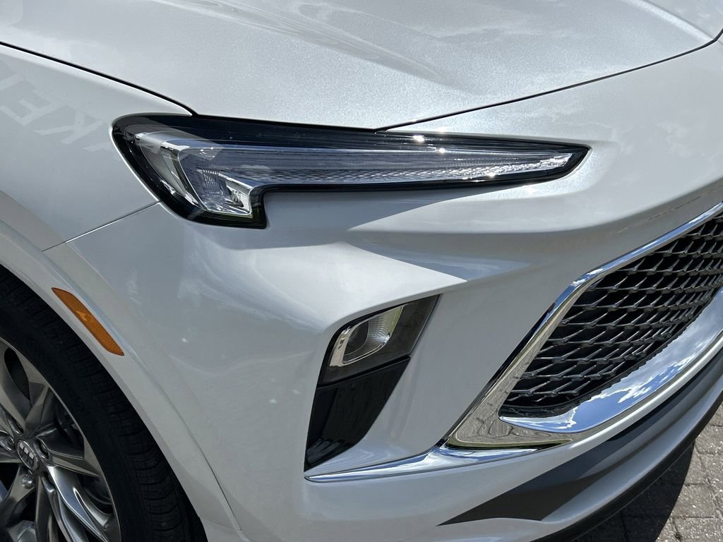 2026 Buick Encore GX Avenir photo 8
