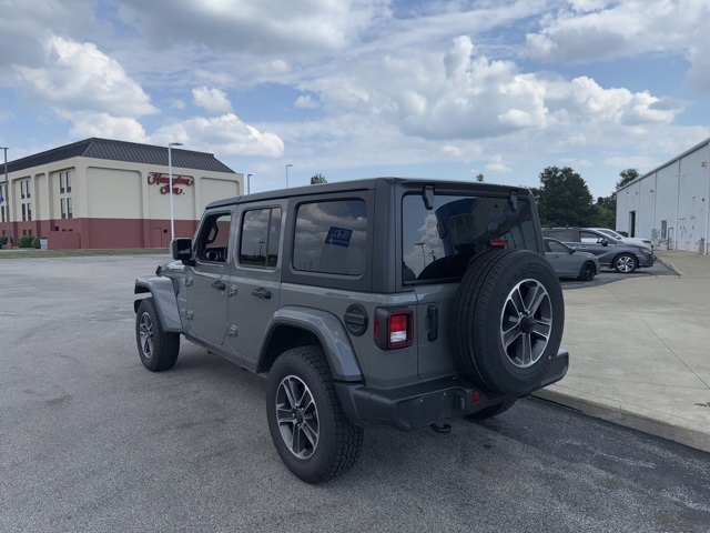2023 Jeep Wrangler Sahara photo 7