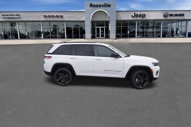 2025 Jeep Grand Cherokee Limited Sport photo 2