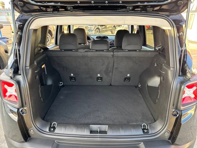 2022 Jeep Renegade Latitude photo 20