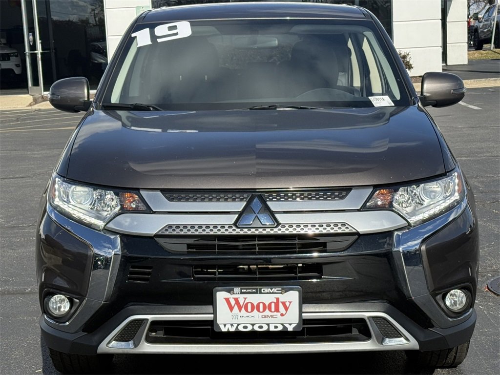 2019 MITSUBISHI OUTLANDER - Image 2