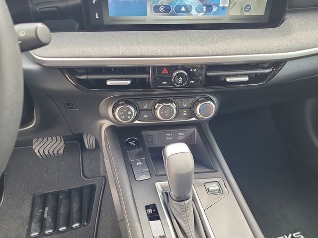 2025 Nissan Kicks SV photo 9