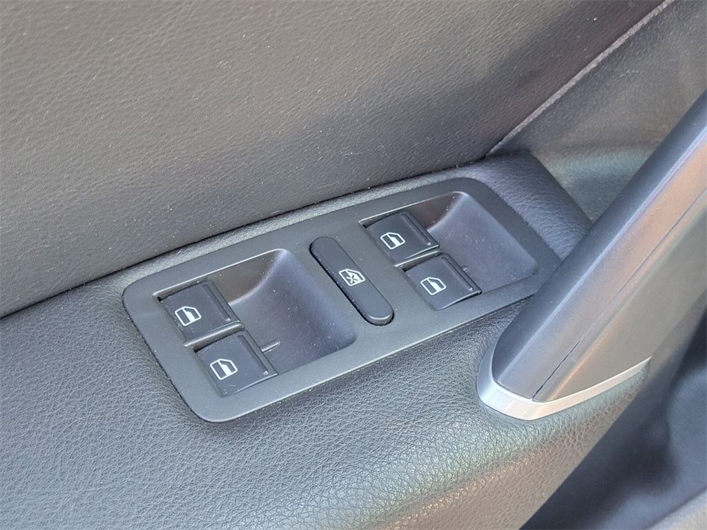 2020 Volkswagen Passat 2.0T SE photo 22