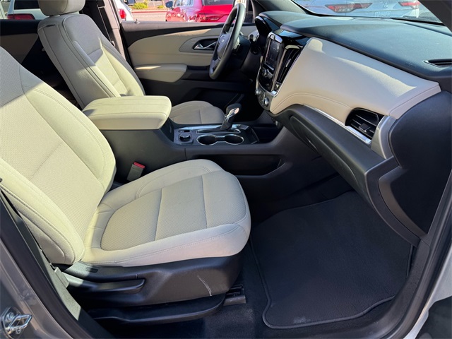 2023 Chevrolet Traverse LS photo 14