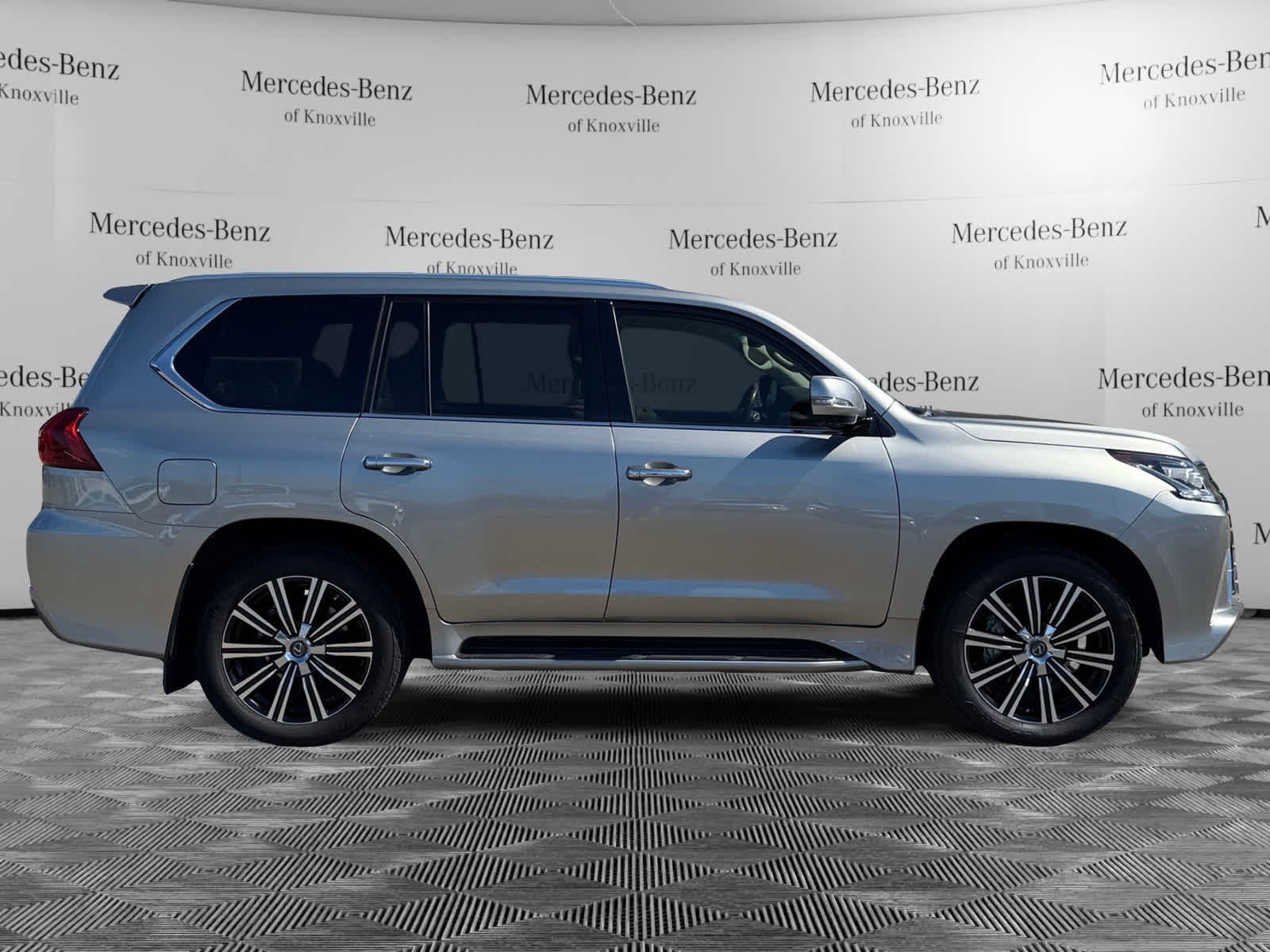 2021 Lexus LX 570 photo 6